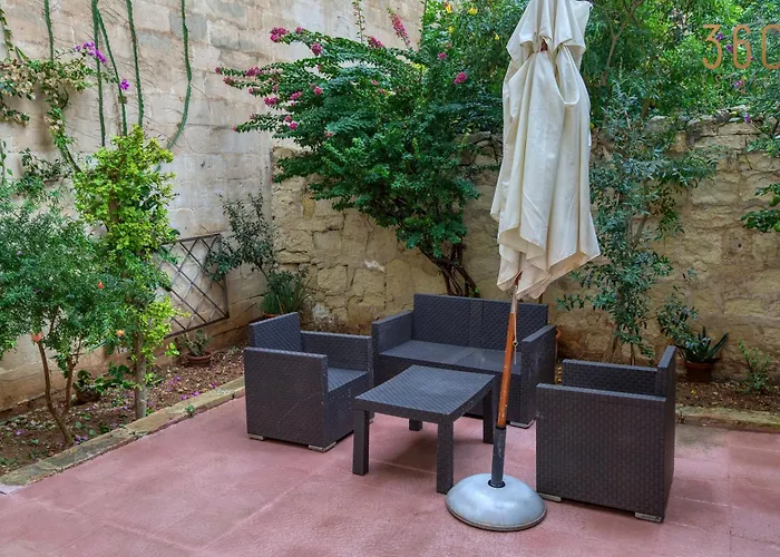 Cosy 4Br Townhouse In Sliema\'S Traditional Heart By 360 Estates