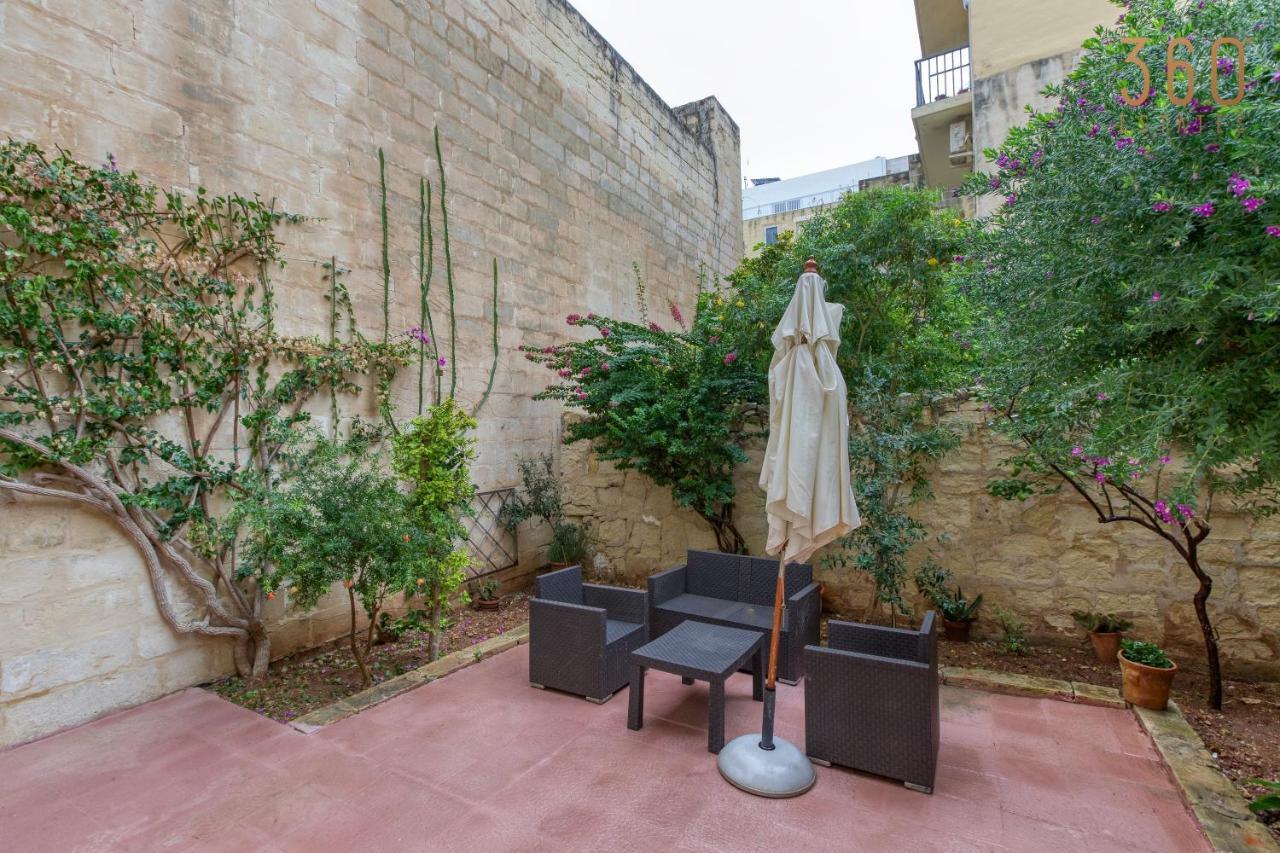 Hébergement de vacances Cosy 4br Townhouse In Sliema's Traditional Heart By 360 Estates *