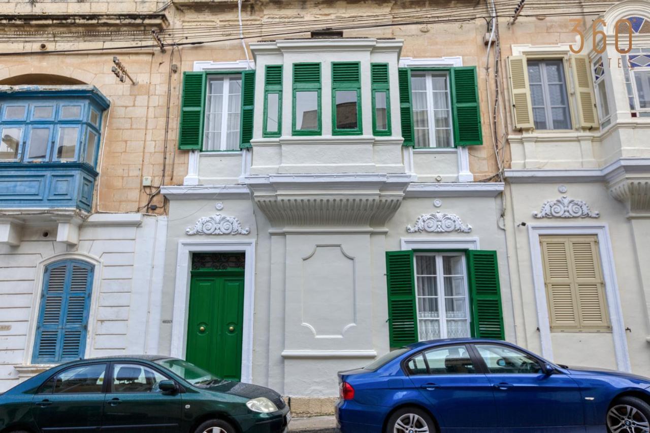 Cosy 4br Townhouse In Sliema's Traditional Heart By 360 Estates Hébergement de vacances