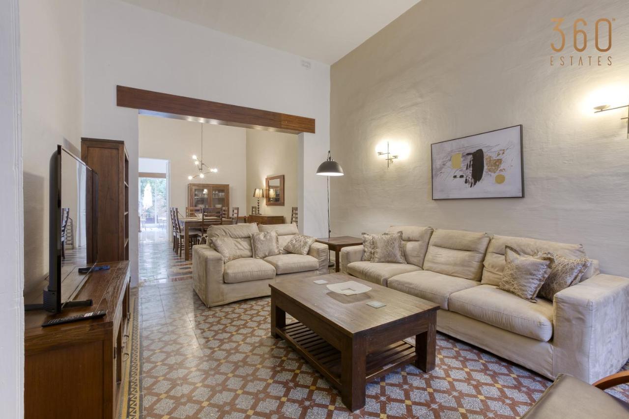 Cosy 4br Townhouse In Sliema's Traditional Heart By 360 Estates *
