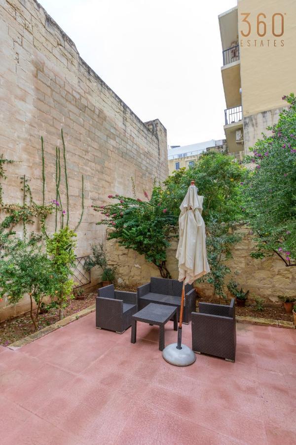 Cosy 4br Townhouse In Sliema's Traditional Heart By 360 Estates Hébergement de vacances Sliema