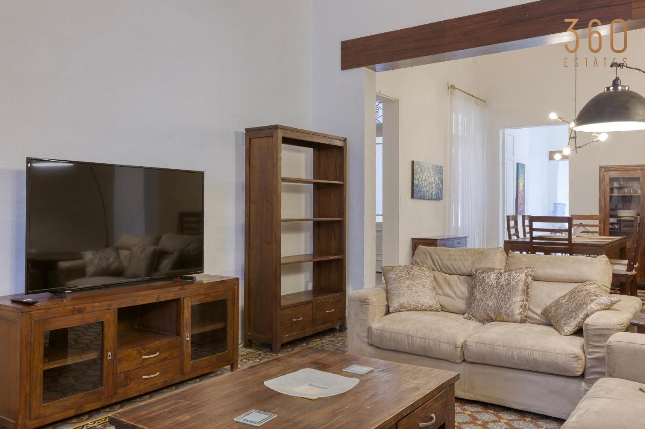 Cosy 4br Townhouse In Sliema's Traditional Heart By 360 Estates *