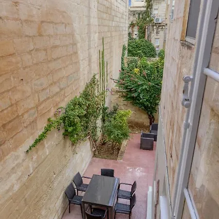 Cosy 4Br Townhouse In Sliema'S Traditional Heart By 360 Estates Exterior photo
