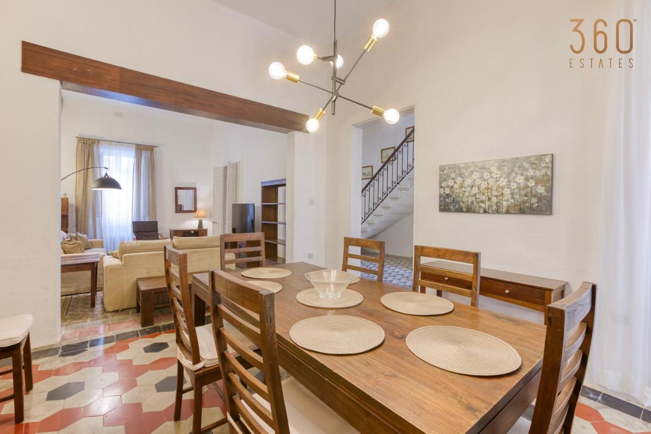 Cosy 4br Townhouse In Sliema's Traditional Heart By 360 Estates
